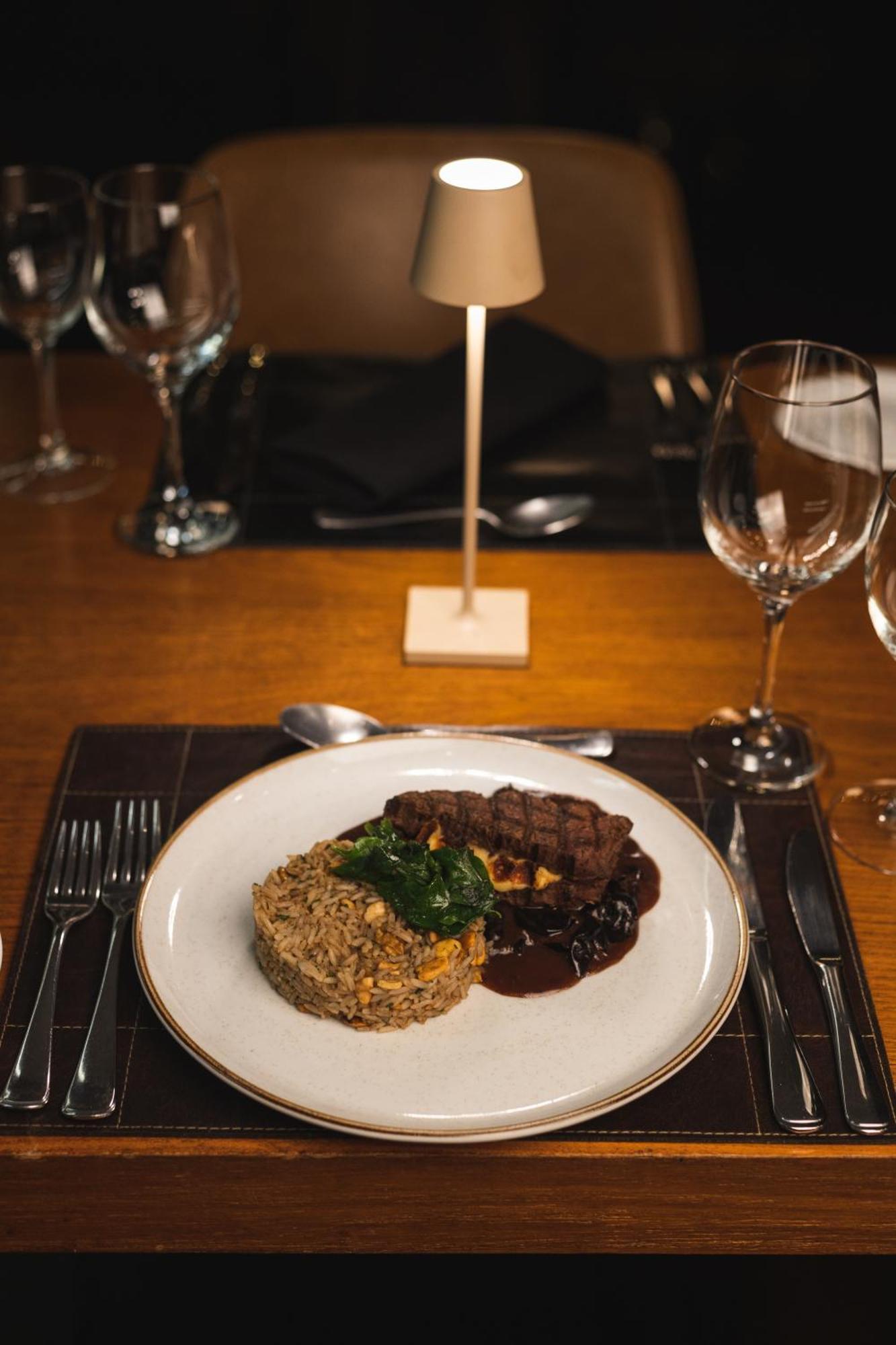 Ouro Minas Hotel Belo Horizonte, Dolce By Wyndham Екстер'єр фото A plate of food